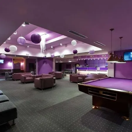 ホテル Top Countryline Zenith Conference And 4*