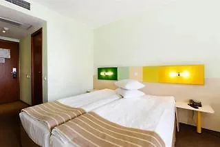 Top Countryline Zenith Conference And ホテル 4*