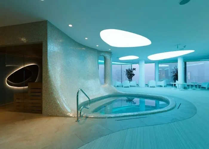 ホテル Top Countryline Zenith Conference And 4*